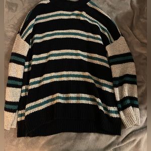 AMERICAN EAGLE OVERSIZED SWEATER